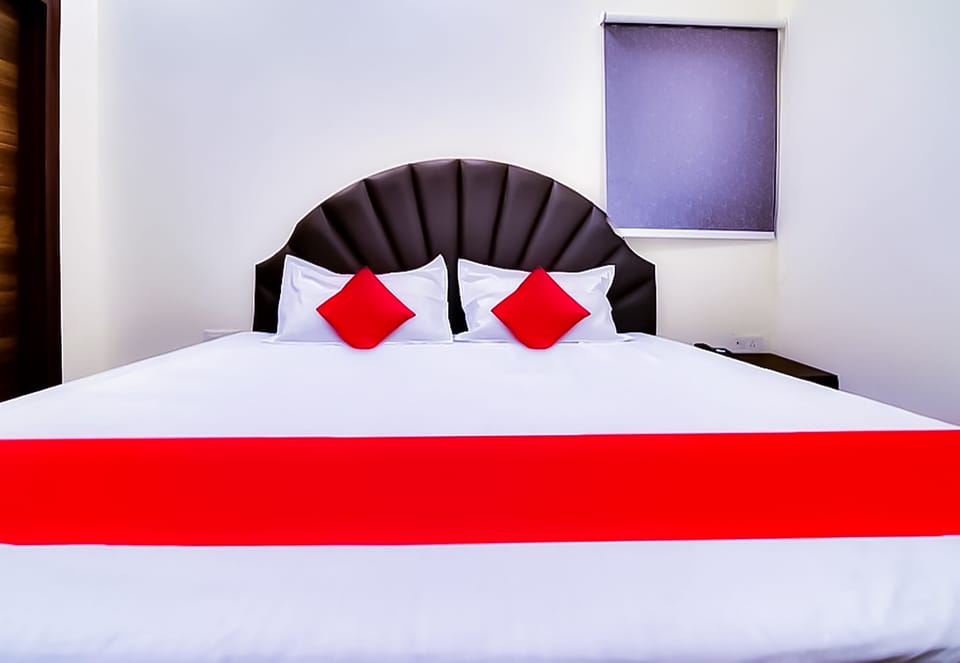 Deluxe Double or Twin Room | Free WiFi, bed sheets