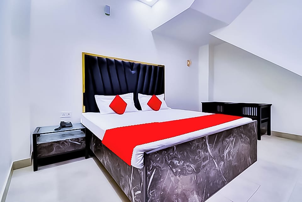 Deluxe Double or Twin Room | Free WiFi, bed sheets