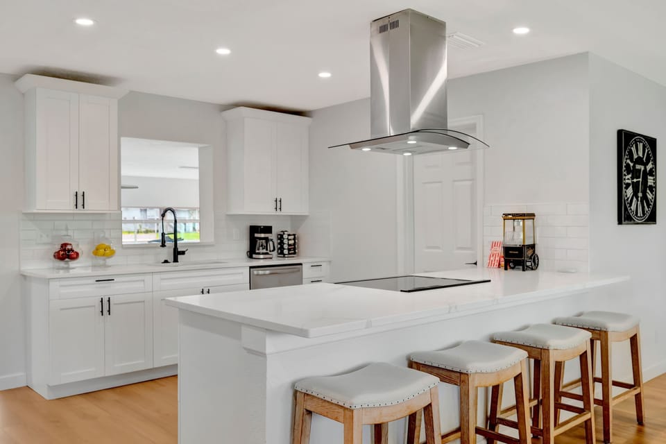 Chef's kiss! Cook your fresh catch in this modern kitchen.