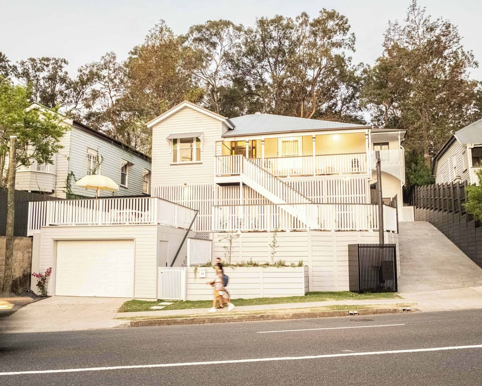 Baroona, Elegant outdoor