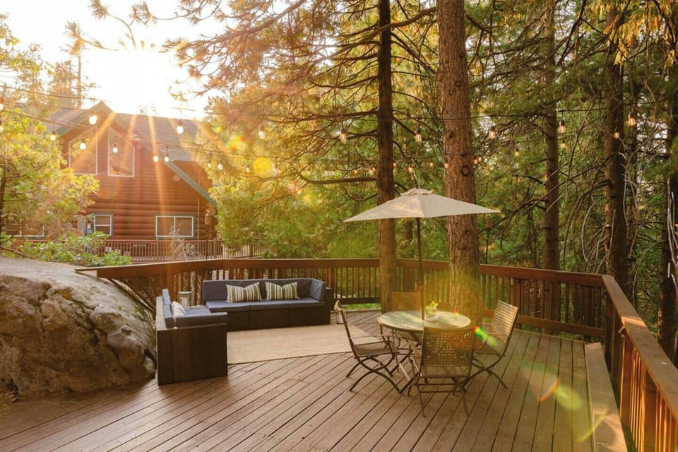 Dine alfresco on the deck under the pines.