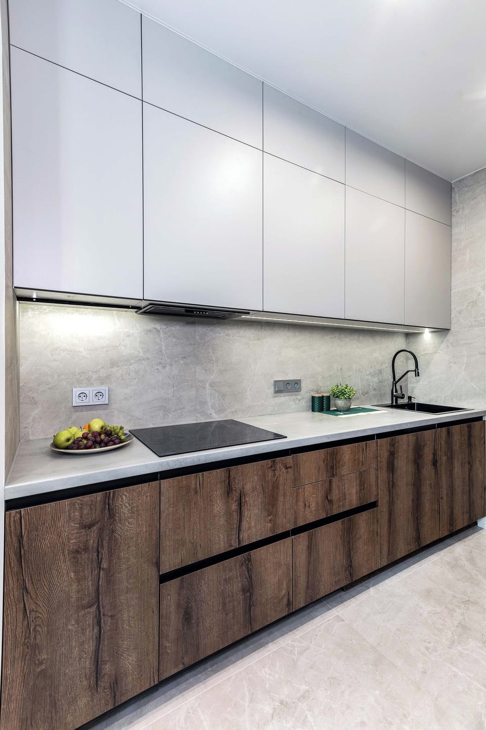 Classic Apartment, City View | Private kitchen | Full-size fridge, microwave, oven, stovetop