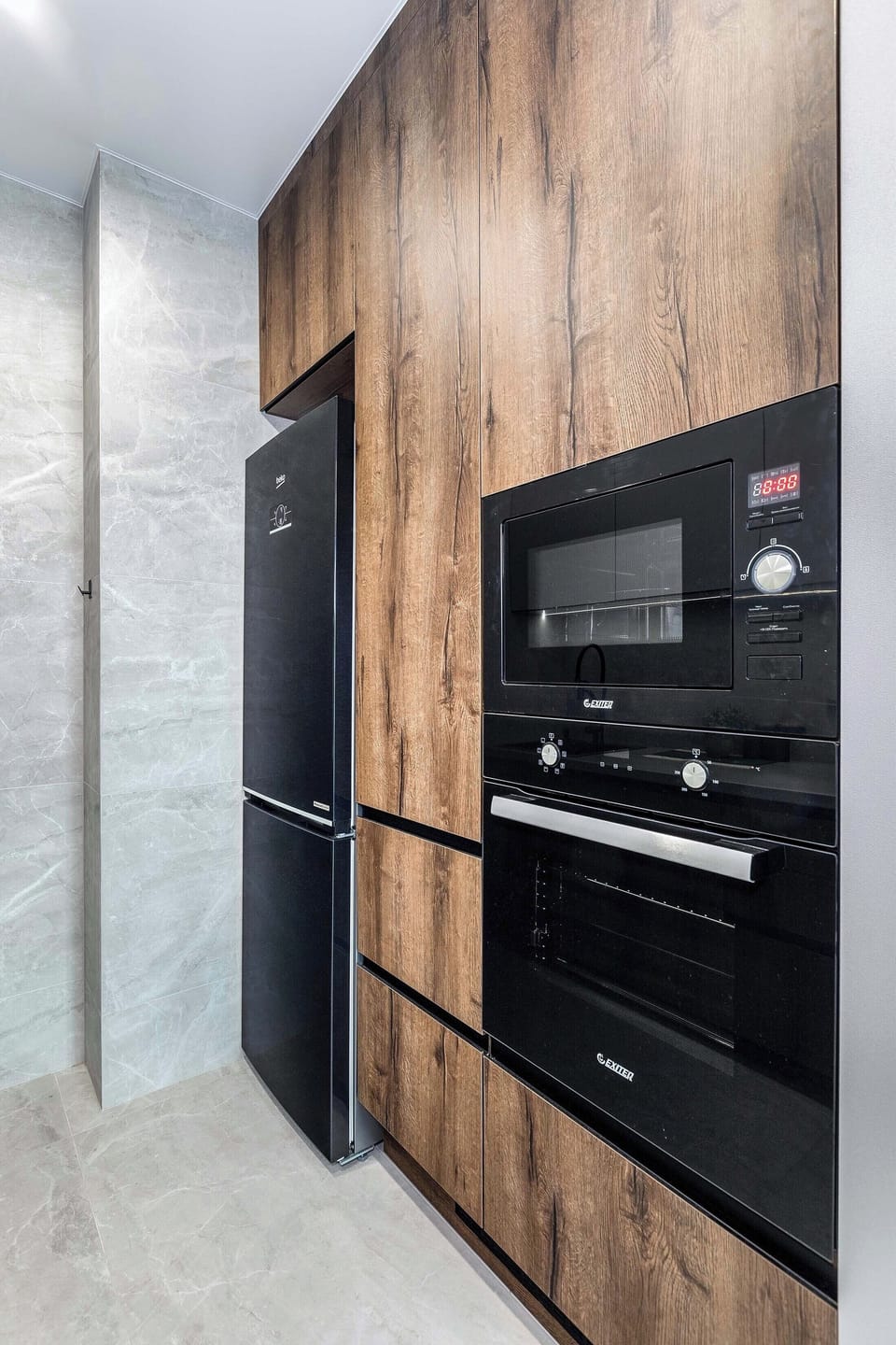 Classic Apartment, City View | Private kitchen | Full-size fridge, microwave, oven, stovetop