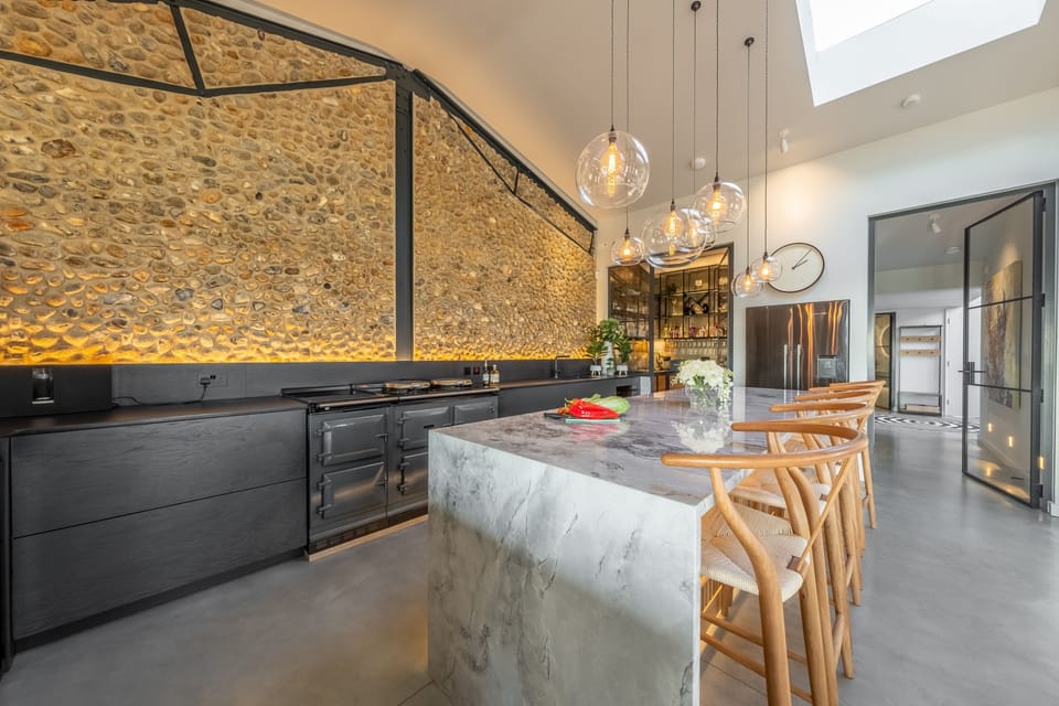 Ground floor: Luxurious detail and design