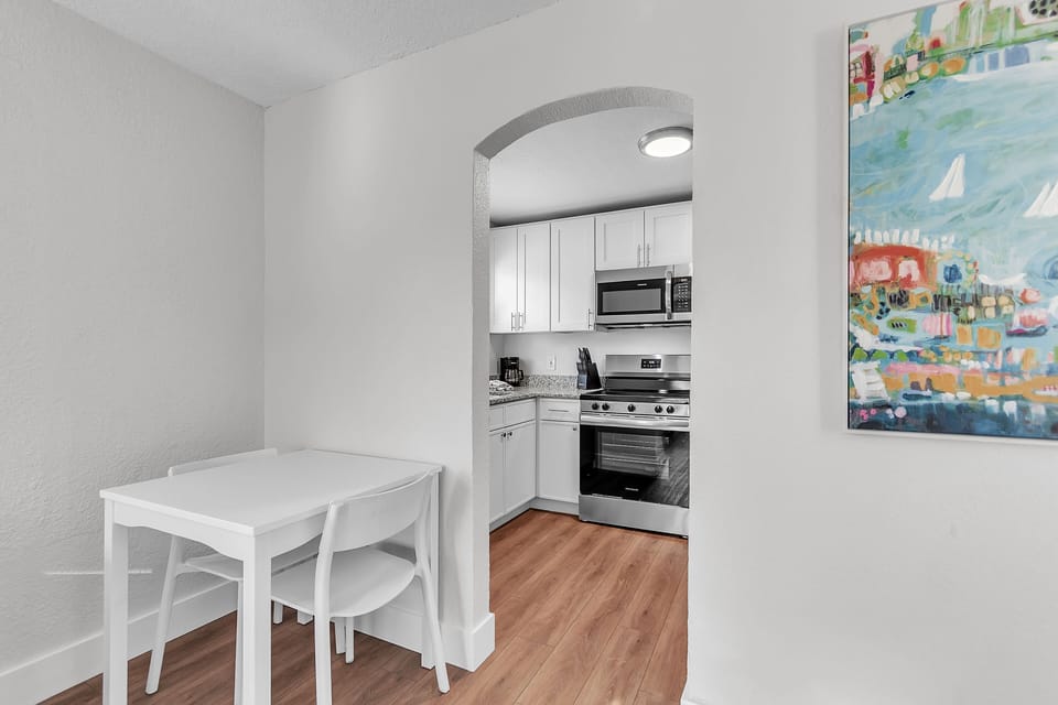 Dining/Kitchen Area