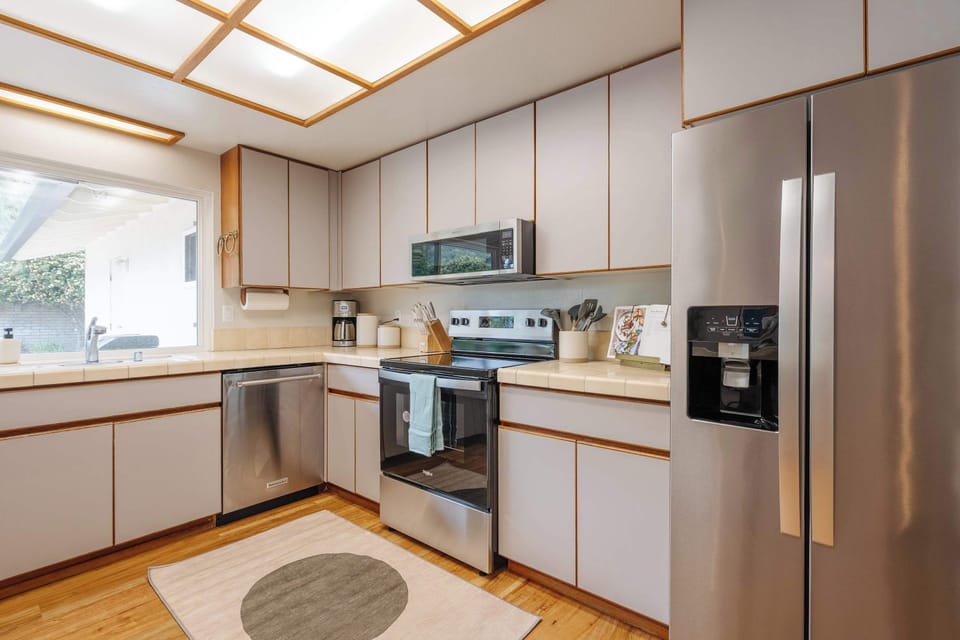 Bright, spacious, and ready for your culinary creations.