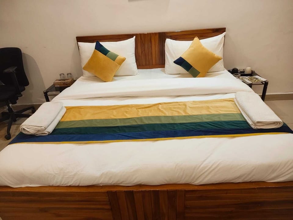 Double Room | Free WiFi, bed sheets