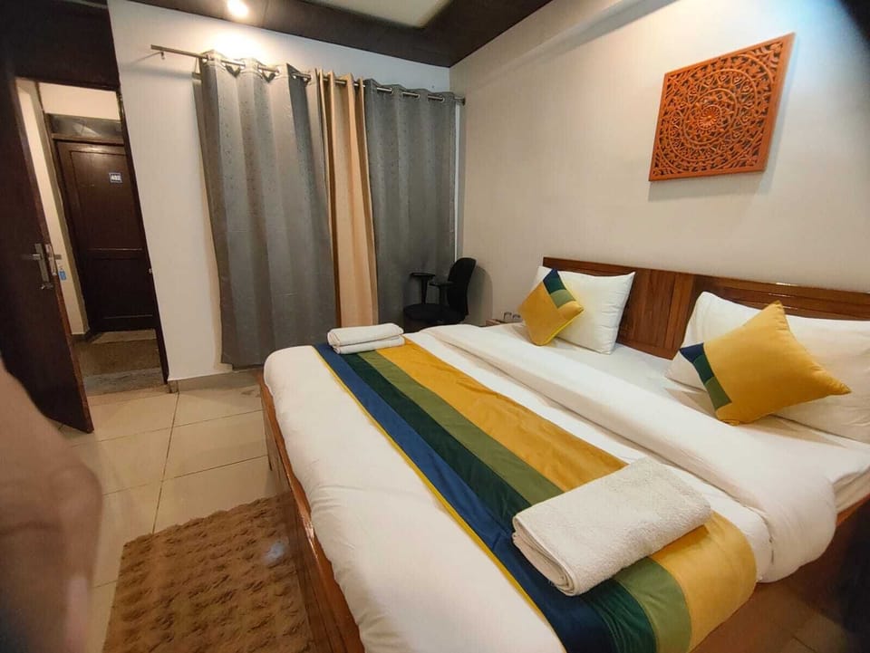 Double Room | Free WiFi, bed sheets