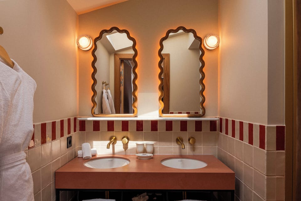 The Signature Privilege | Bathroom | Shower, hair dryer, towels, soap