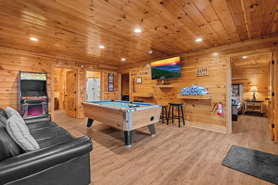 Game Room With Pool Table & Multi-Cade Arcade