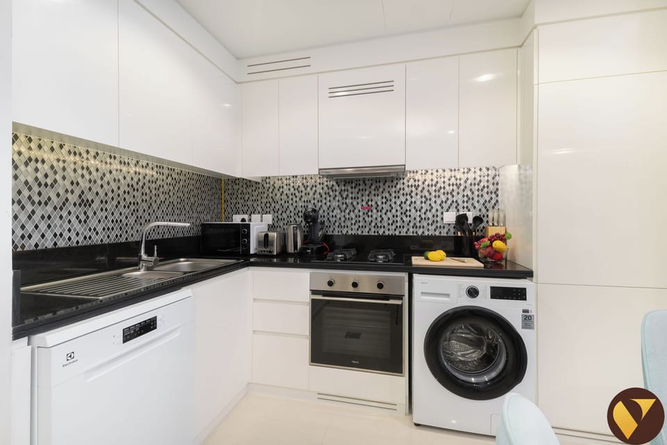 Luxury Apartment, Balcony, Sea View | Private kitchen | Full-size fridge, microwave, oven, stovetop