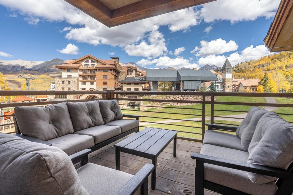 Deck - Large private heated deck with outdoor seating and gas BBQ grill