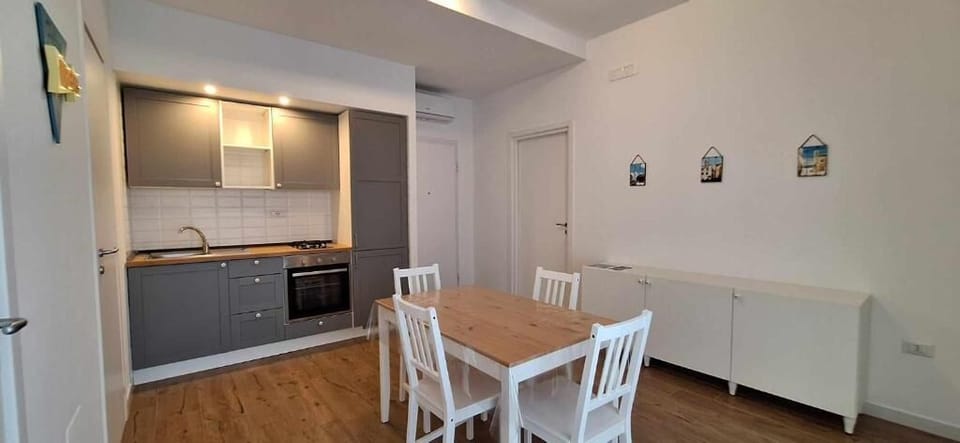 Apartment, Balcony, Park View | Private kitchen