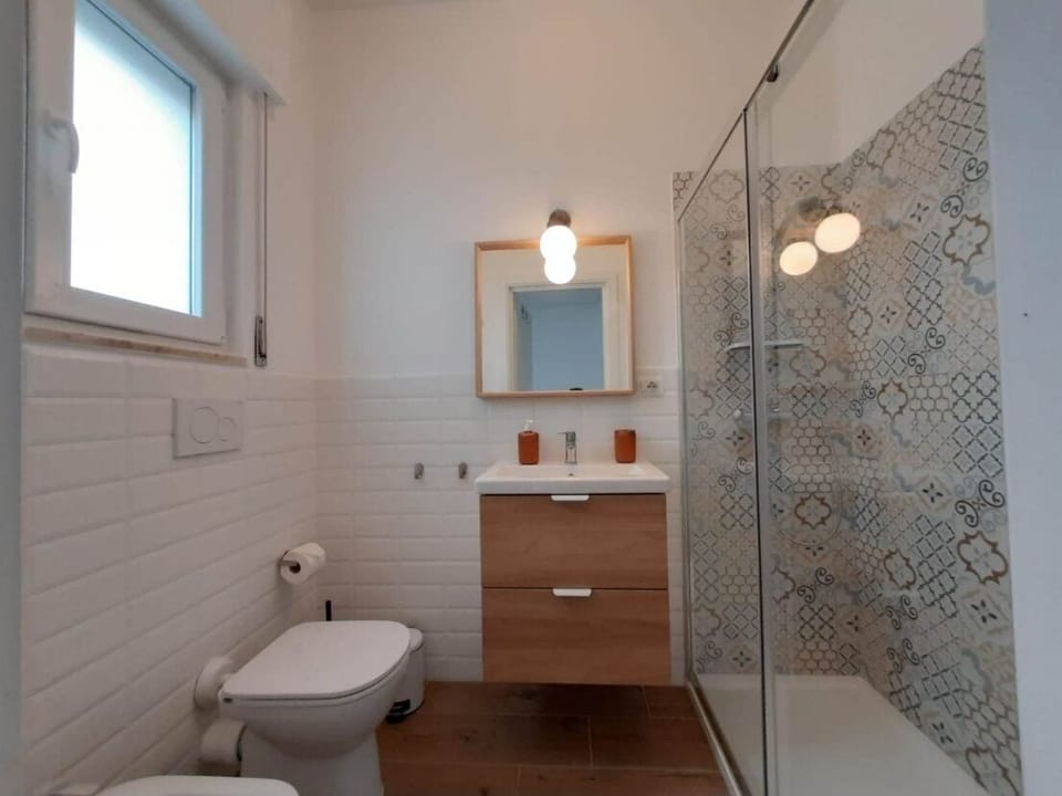 Apartment, Balcony, Park View | Bathroom | Shower, hair dryer, bidet, towels