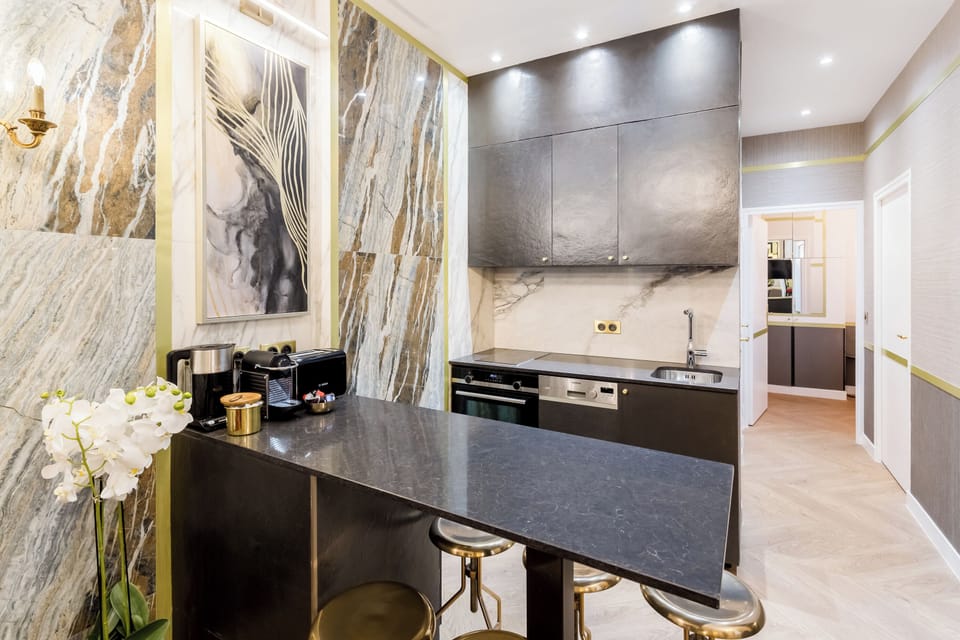 Apartment, Courtyard View | Private kitchen | Fridge, microwave, oven, stovetop