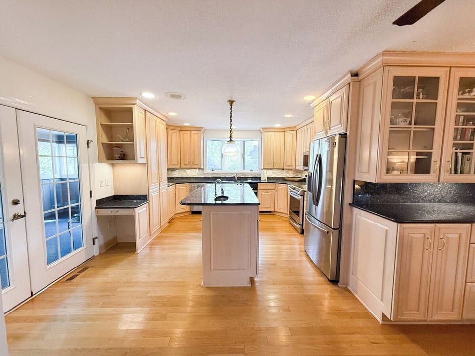 Fully Stocked Kitchen