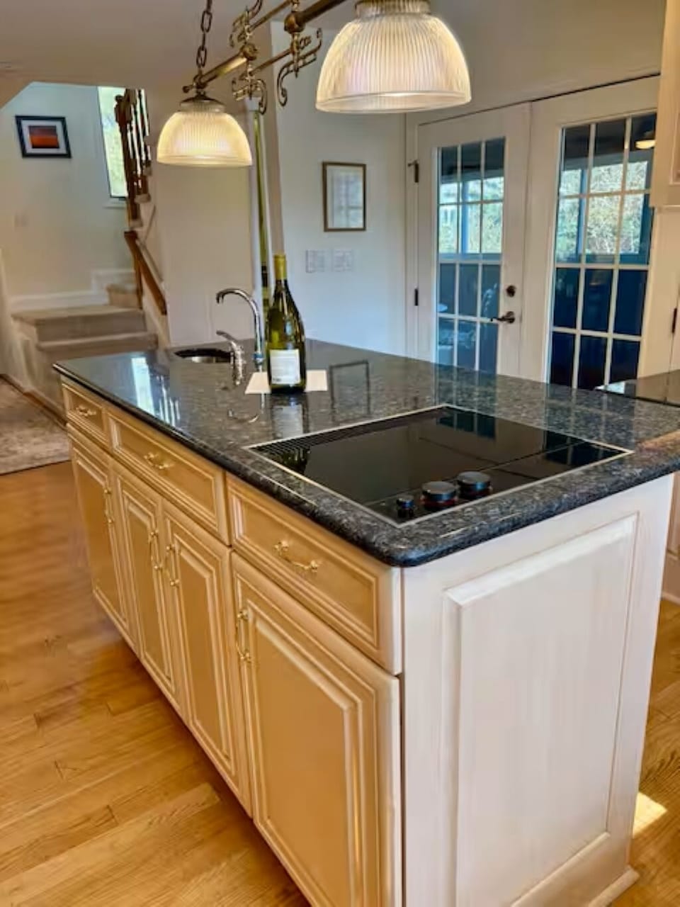 Kitchen Island with JennAir Cooktop wtih Grill