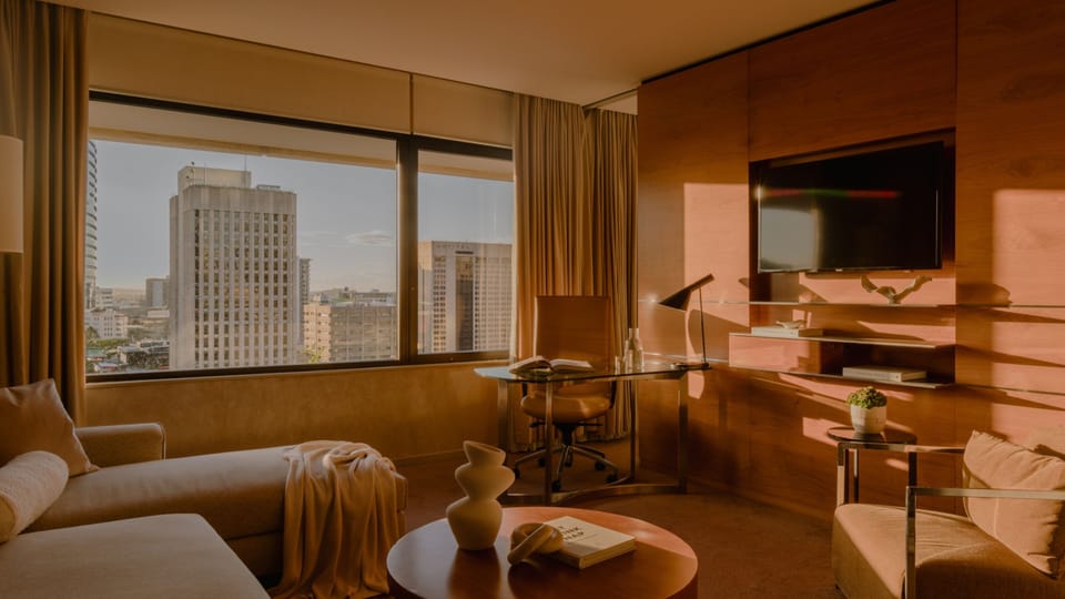 Suite, 1 Bedroom, Club Lounge Access (High Floor) | Premium bedding, minibar, in-room safe, desk