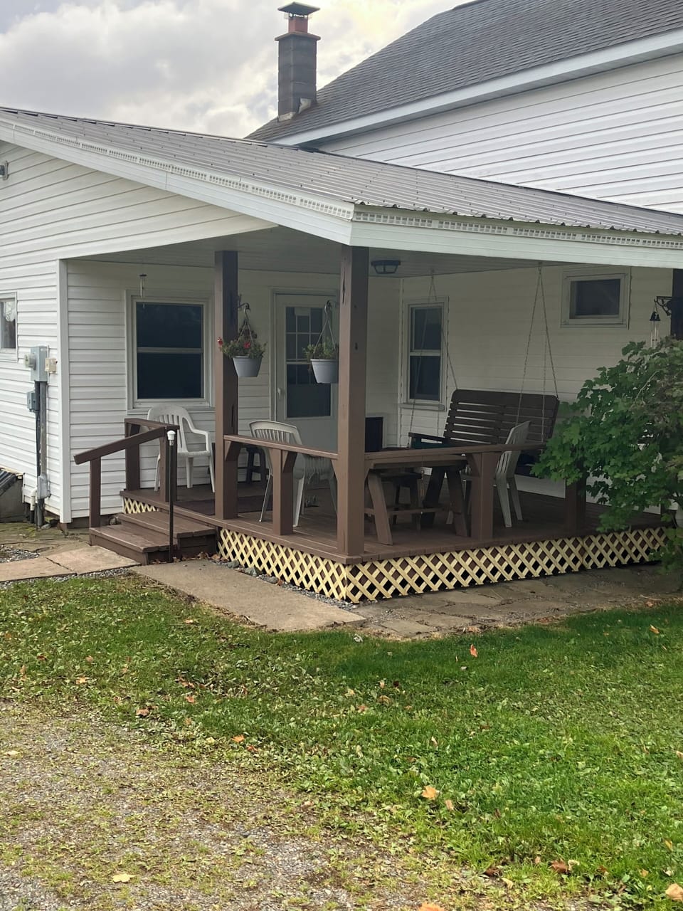 Entry porch lodge