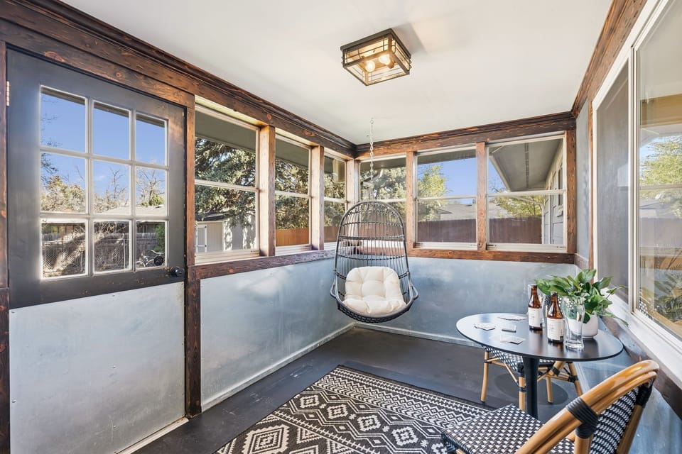 House, Multiple Beds, Patio, Garden View (1004 Mantz Place) | Interior