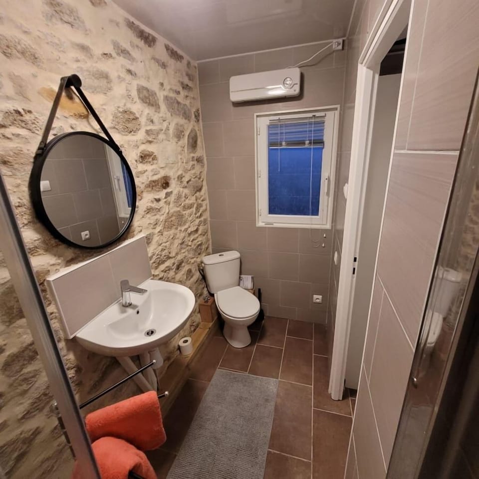 Comfort Room, Garden View | Bathroom