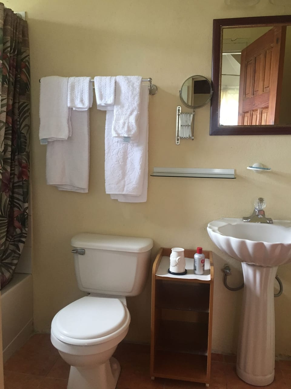Combined shower/tub, hair dryer, towels, soap