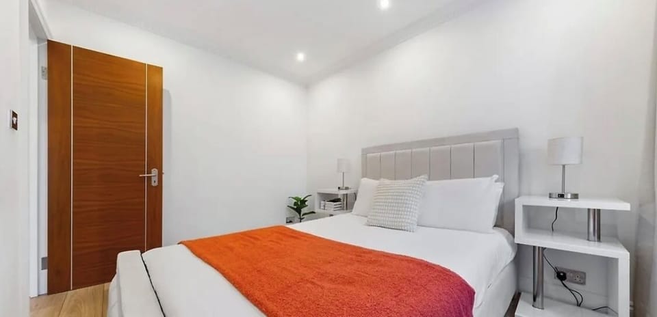Deluxe Apartment, City View | Iron/ironing board, free WiFi