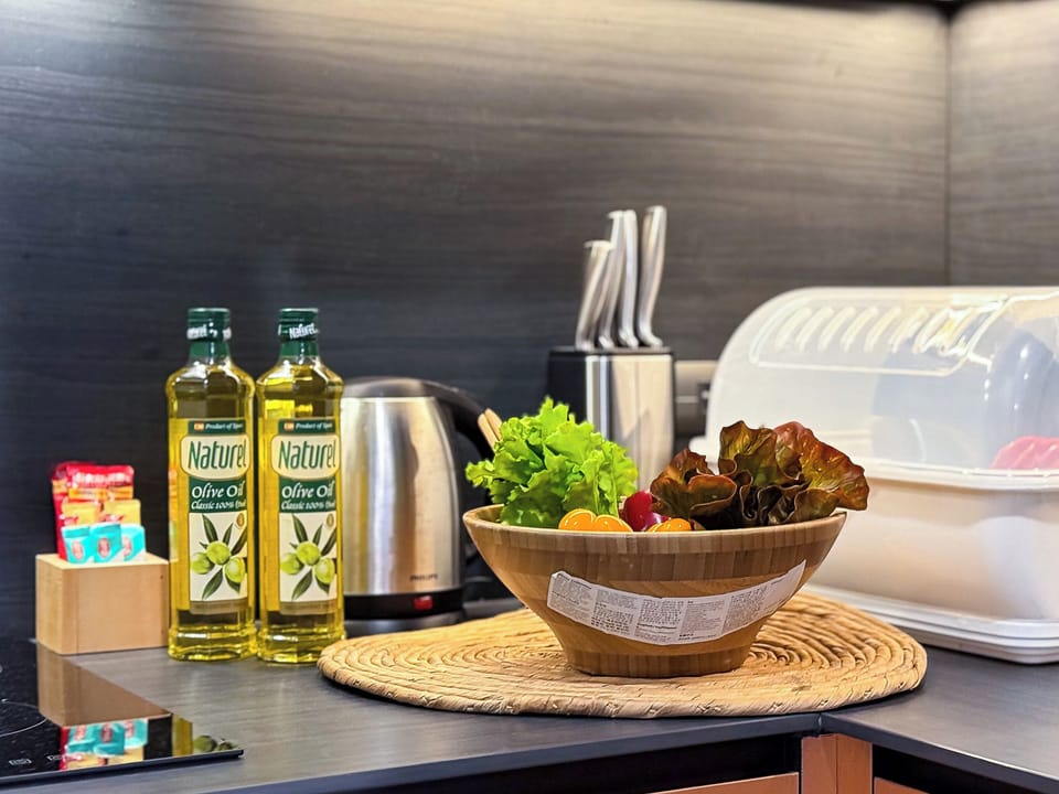 Apartment, 2 Bedrooms, Balcony, Ocean View | Food and drink