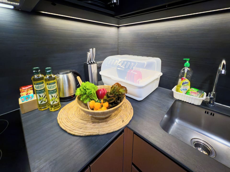 Apartment, 2 Bedrooms, Balcony, Ocean View | Food and drink