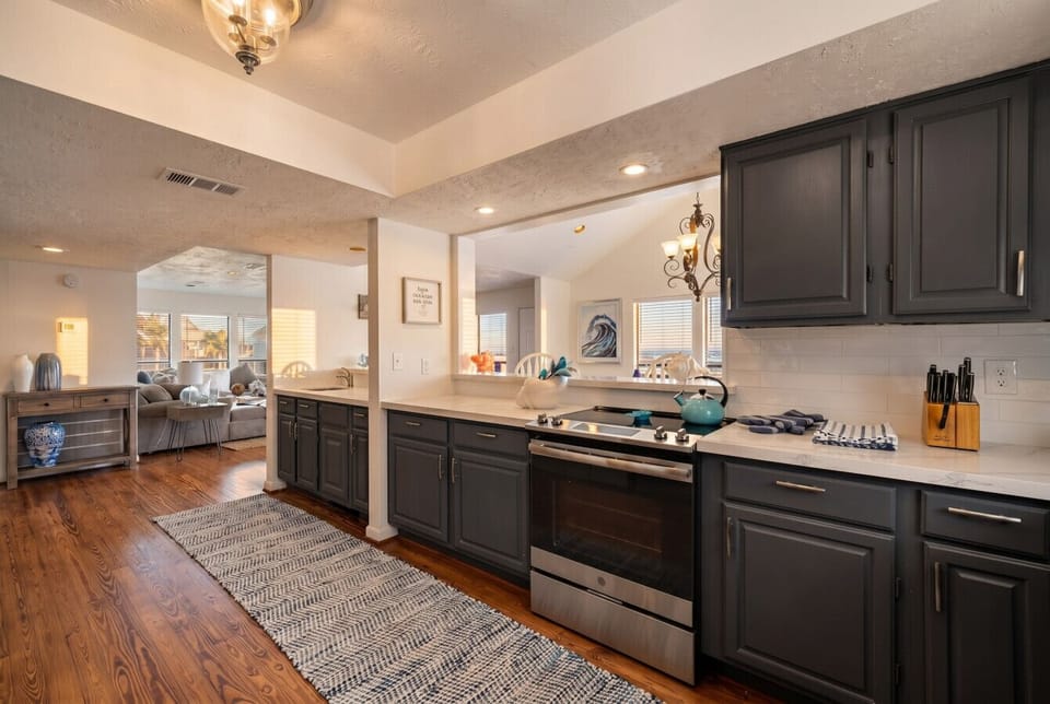 A kitchen perfect for preparing meals for the family!