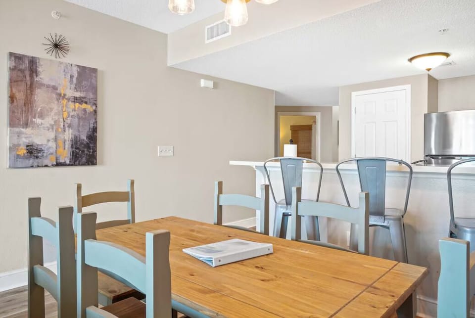 Condo, Multiple Beds (Majestic Beach Towers 1-1903) | Dining