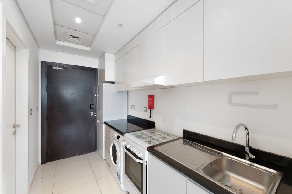 Comfort Studio, Balcony, City View | Private kitchenette