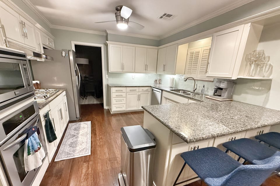 Eat in kitchen 