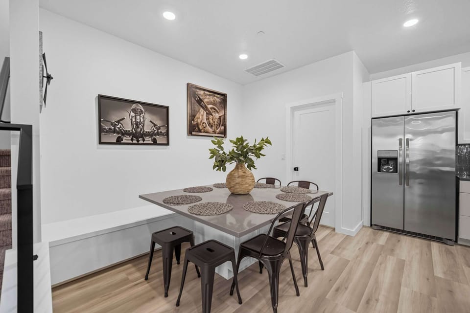 Condo, Multiple Beds, Hot Tub, Mountain View (The Grand Retreat) | Dining