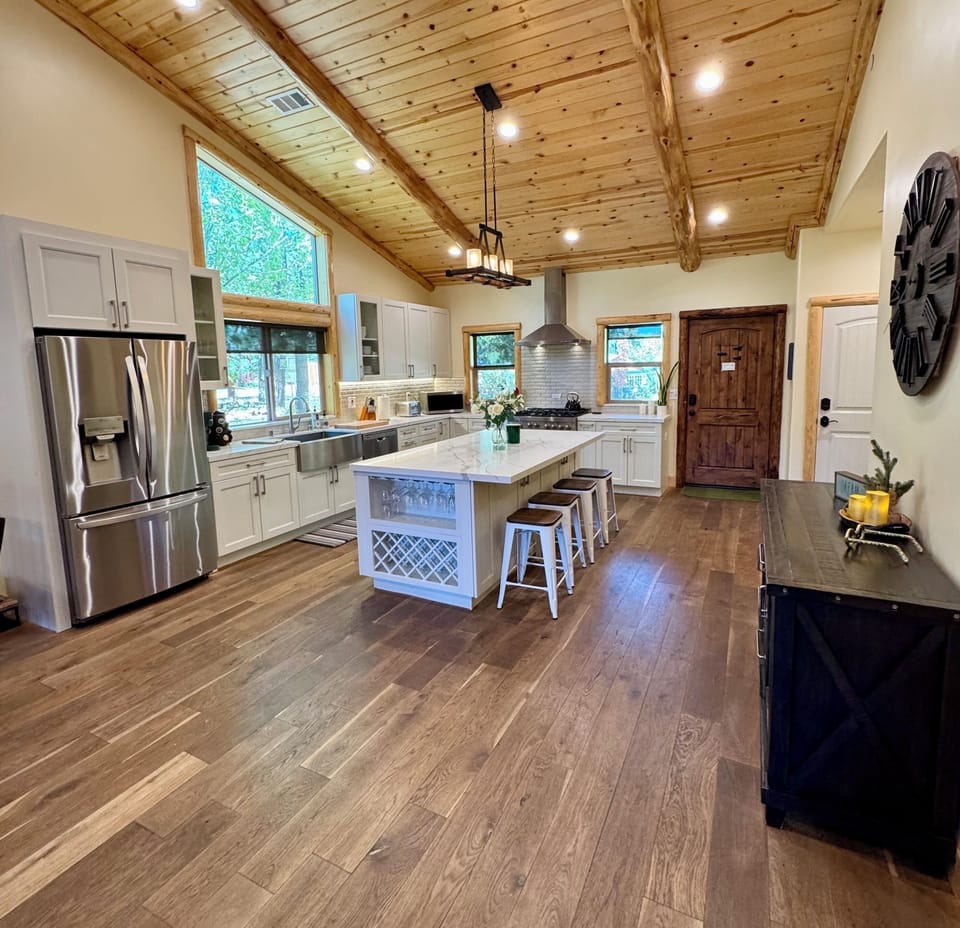 Full kitchen 