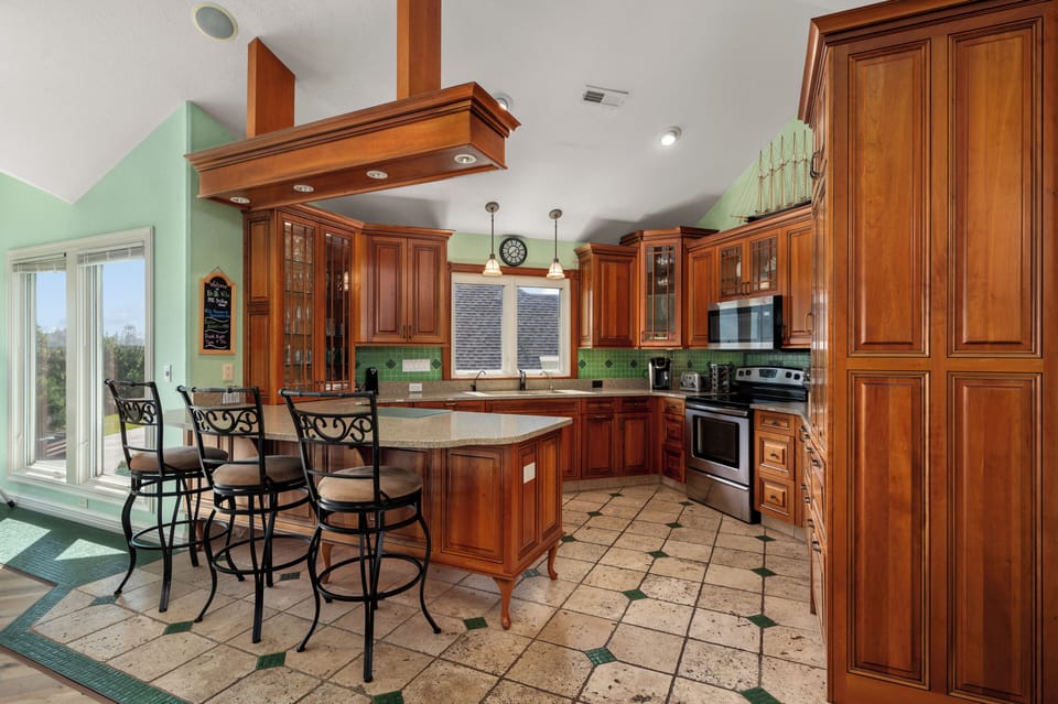 Kitchen - Top Level