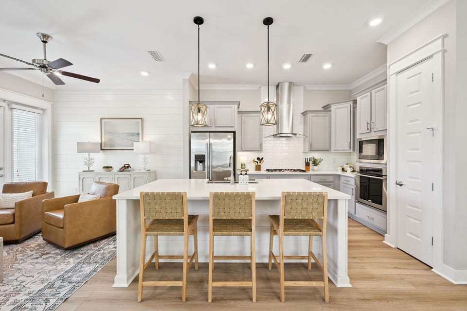 Room for 3 at the kitchen island