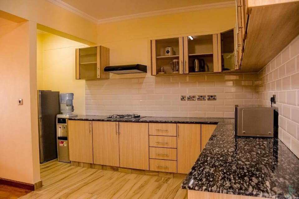 Deluxe Double Room, City View | Private kitchenette | Microwave