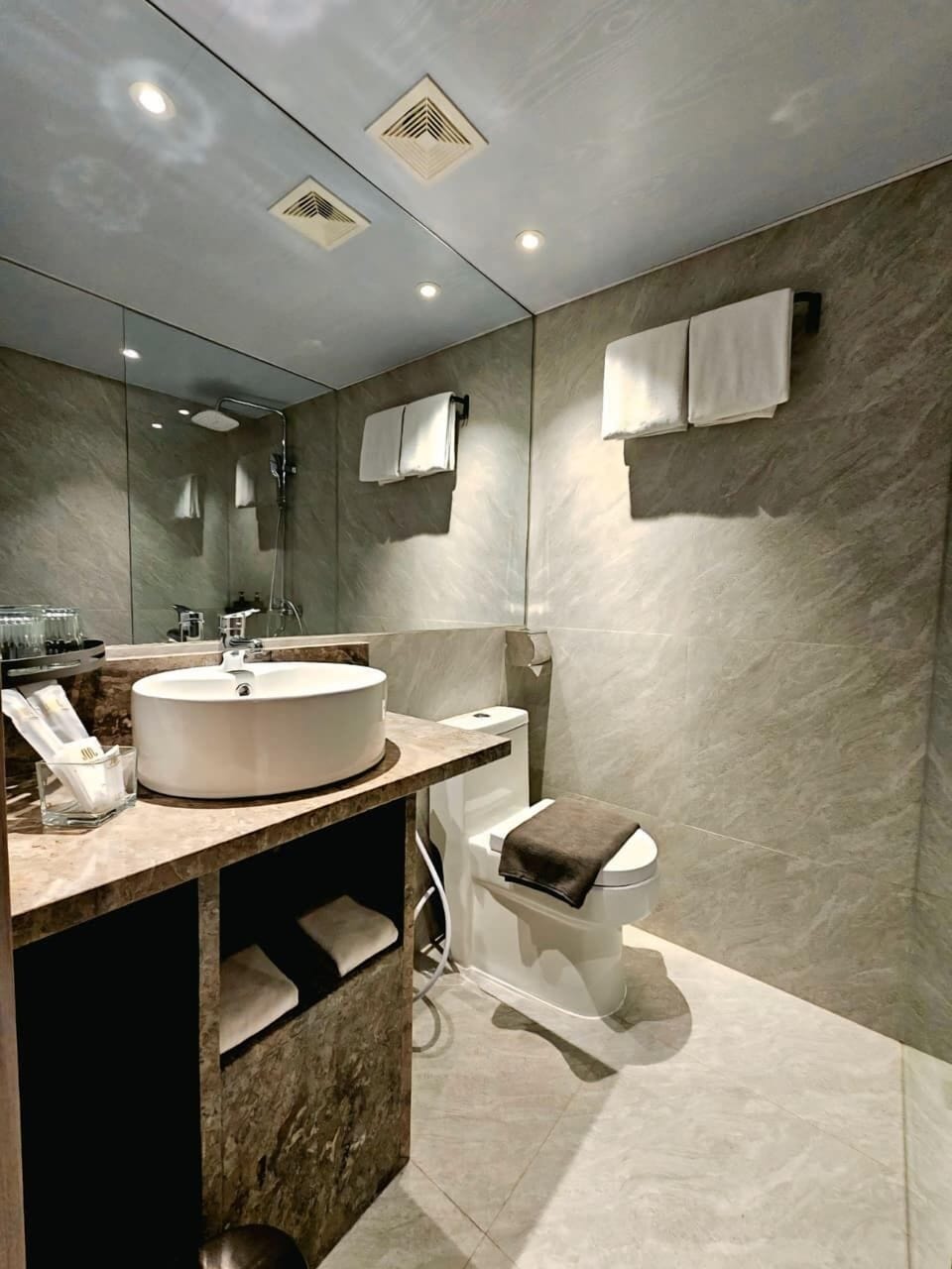 Shower, free toiletries, hair dryer, slippers