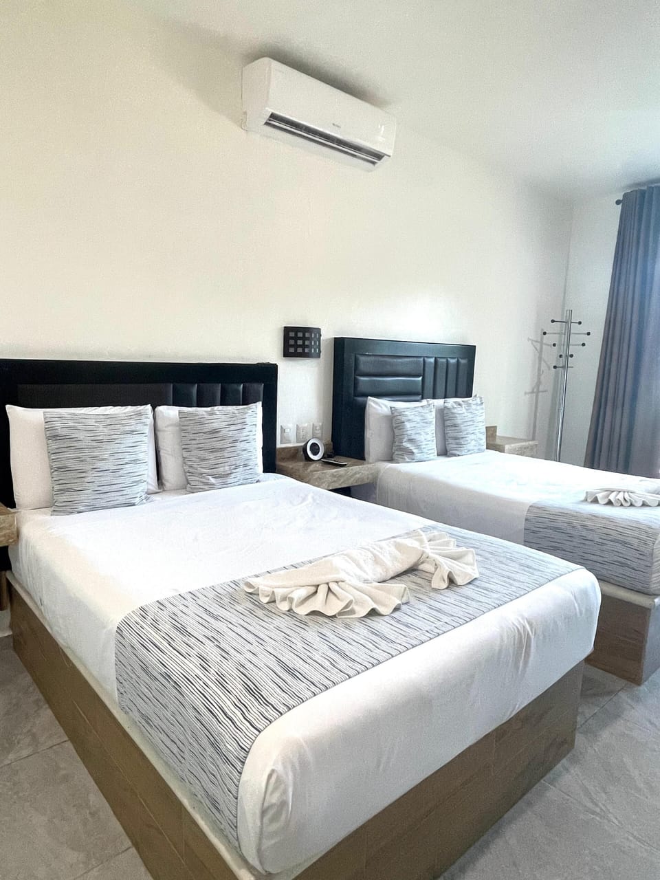 Comfort Double or Twin Room, Lagoon View | In-room safe, desk, laptop workspace, blackout drapes