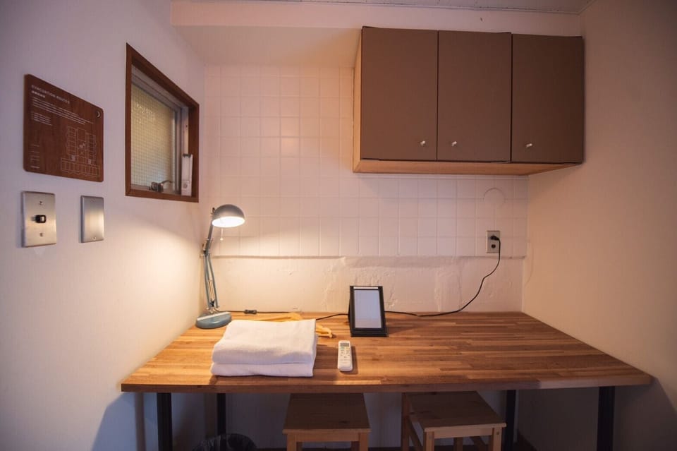 Desk, free WiFi