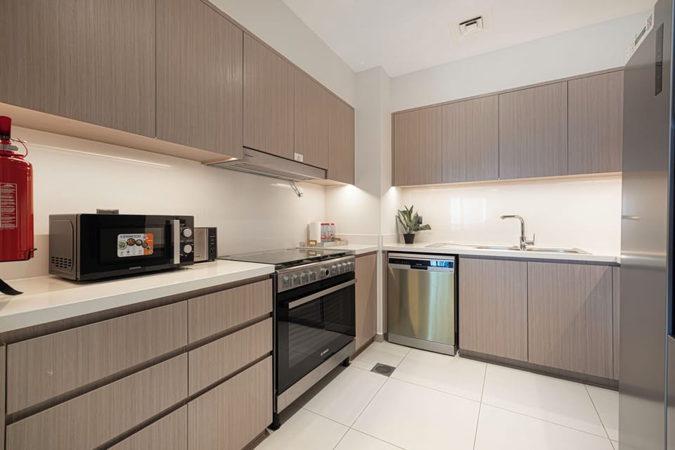 Luxury Apartment, Balcony, City View | Private kitchen | Electric kettle