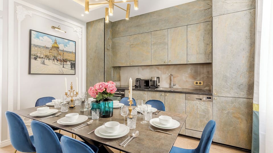 Apartment, City View | Private kitchen | Fridge, microwave, oven, stovetop