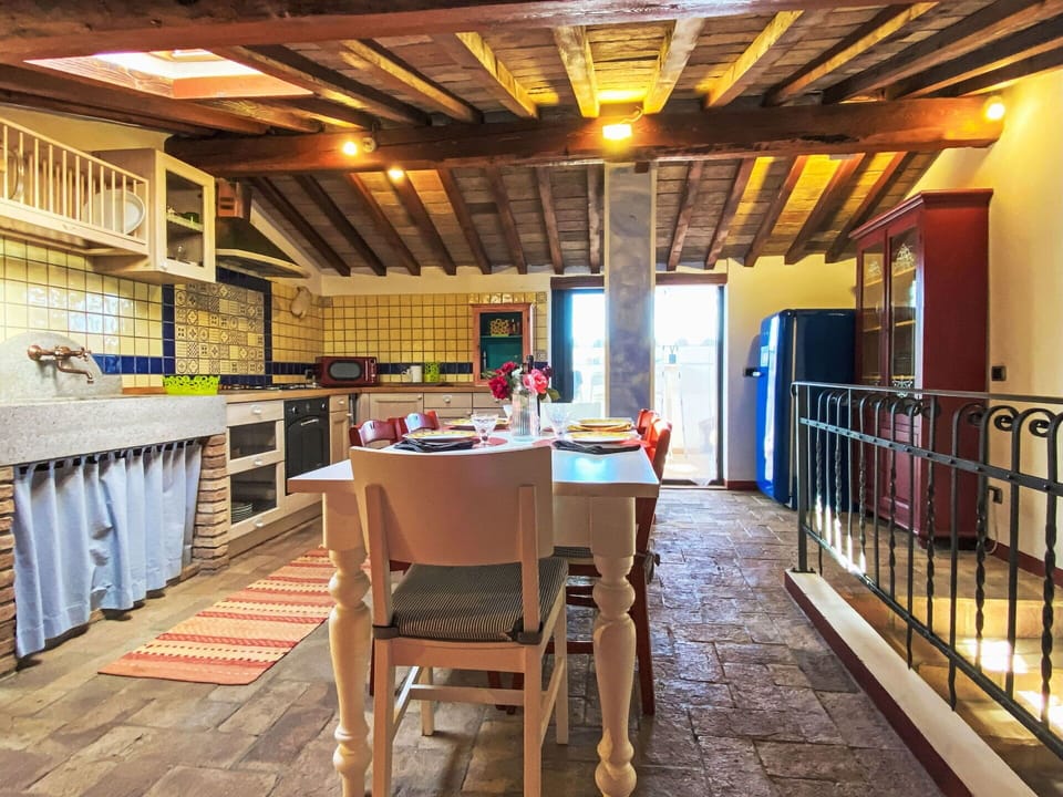 Furniture, Interior Design, Wall, Flooring, Wood, Floor, Ceiling, Table, Kitchen & Dining Room Table, Chair
