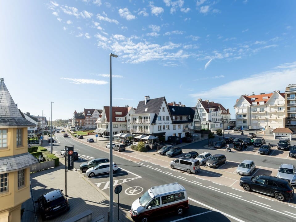 Building, City, Urban Area, Road, Residential Area, Town, Neighbourhood, Street, Asphalt, Urban Design