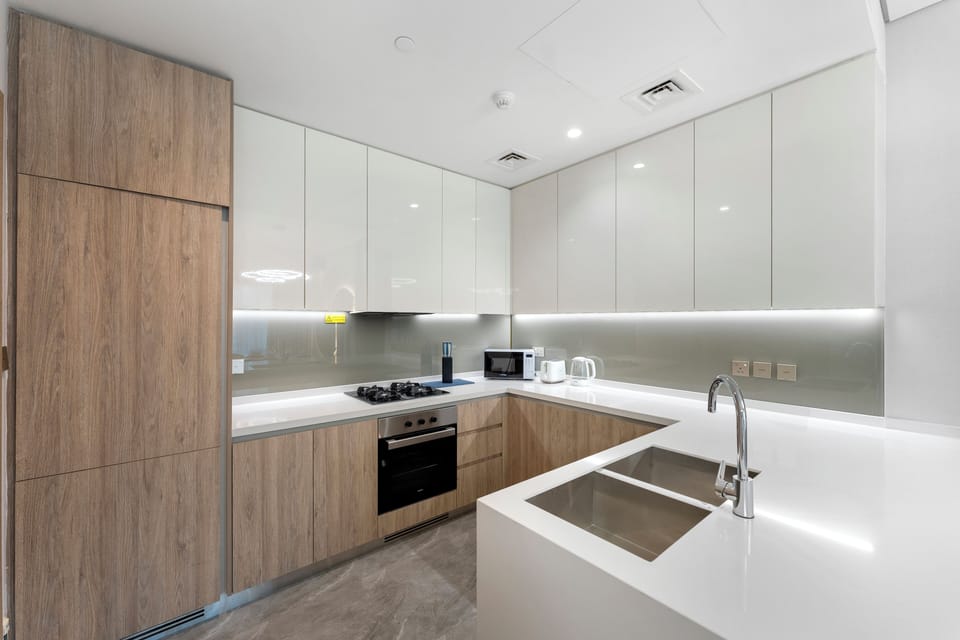Luxury Apartment, Balcony, City View | Private kitchen | Electric kettle