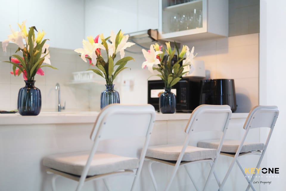 Deluxe Apartment, Partial Sea View | Private kitchen