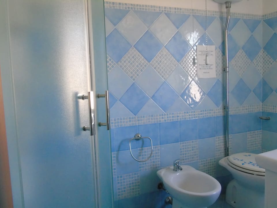 Family Twin Room, City View | Bathroom | Bidet