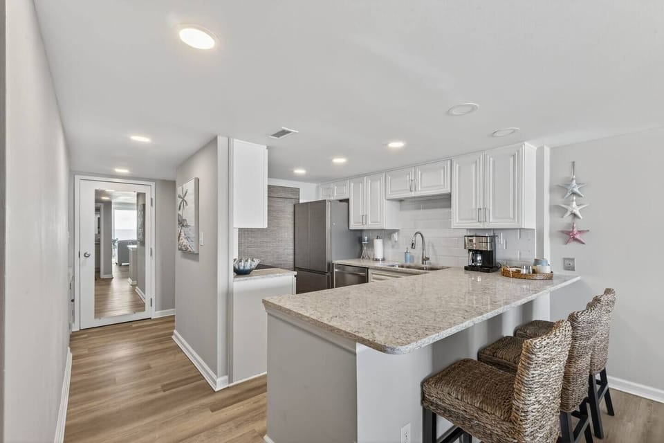 Bright and spacious full kitchen with everything you need to feel at home.
