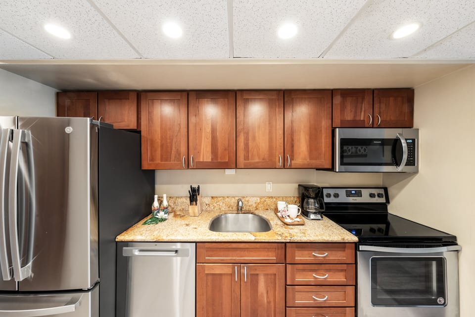 Enjoy cooking in your fully furnished kitchen